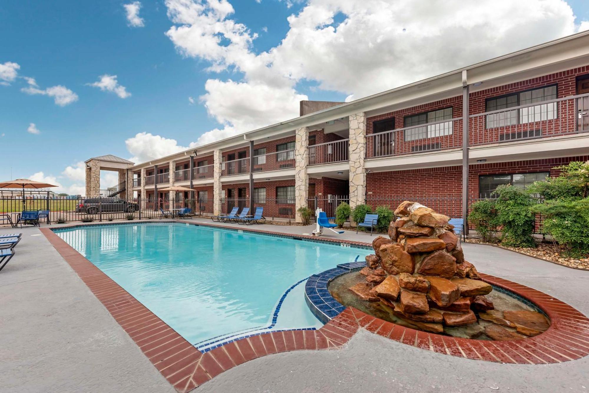 Best Western Inn Of Brenham Buitenkant foto